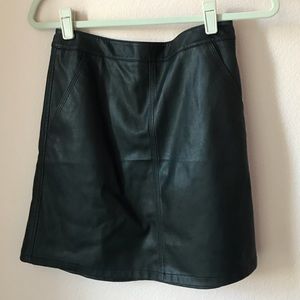 🖤 faux leather mini skirt 🖤